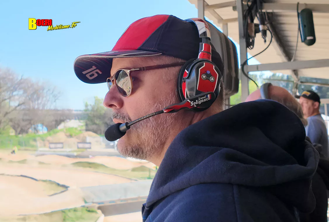 Challenge 100%RC Montpellier : vivez une course de voitures radiocommandées unique avec pilotes passionnés, vitesse extrême et ambiance électrique. Challenge 100%RC Montpellier : vivez une course de voitures radiocommandées unique avec pilotes passionnés, vitesse extrême et ambiance électrique.