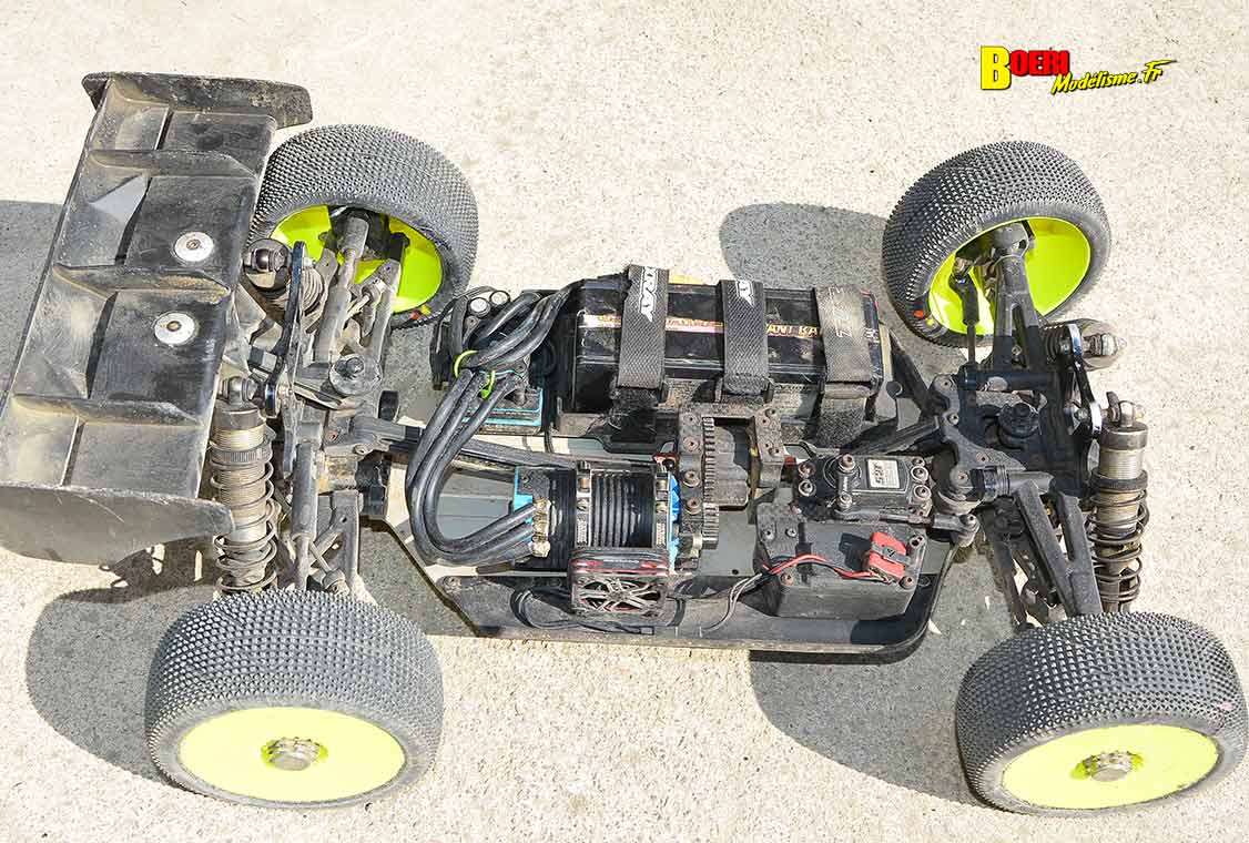 Challenge 100%RC Montpellier : vivez une course de voitures radiocommandées unique avec pilotes passionnés, vitesse extrême et ambiance électrique. Challenge 100%RC Montpellier : vivez une course de voitures radiocommandées unique avec pilotes passionnés, vitesse extrême et ambiance électrique.