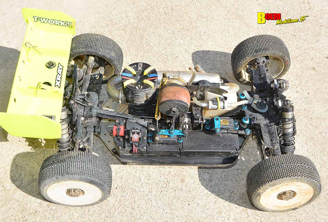 Challenge 100%RC Montpellier : vivez une course de voitures radiocommandées unique avec pilotes passionnés, vitesse extrême et ambiance électrique.