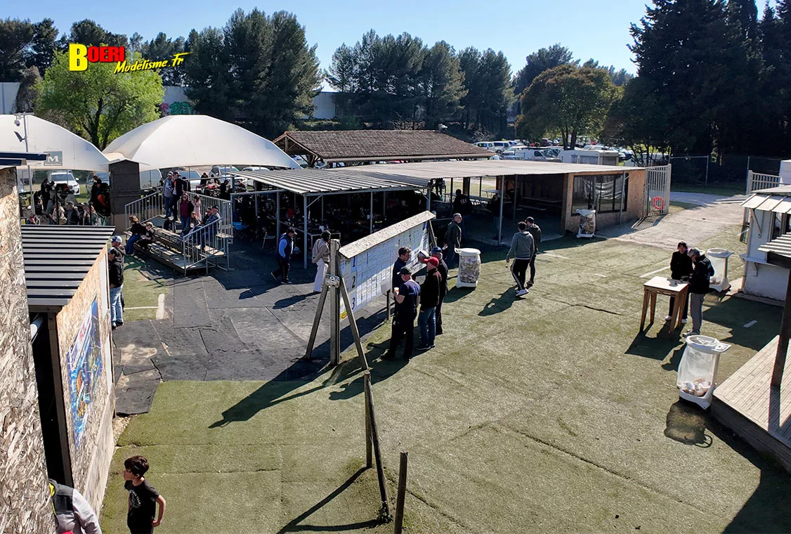 Challenge 100%RC Montpellier : vivez une course de voitures radiocommandées unique avec pilotes passionnés, vitesse extrême et ambiance électrique. Challenge 100%RC Montpellier : vivez une course de voitures radiocommandées unique avec pilotes passionnés, vitesse extrême et ambiance électrique.