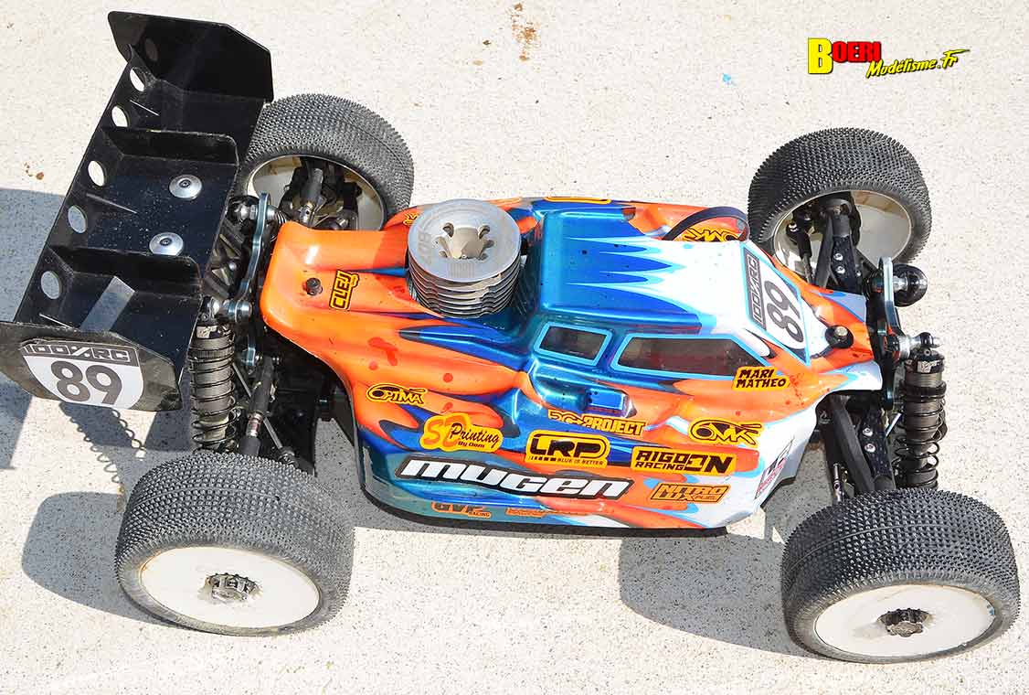 Challenge 100%RC Montpellier : vivez une course de voitures radiocommandées unique avec pilotes passionnés, vitesse extrême et ambiance électrique. Challenge 100%RC Montpellier : vivez une course de voitures radiocommandées unique avec pilotes passionnés, vitesse extrême et ambiance électrique.