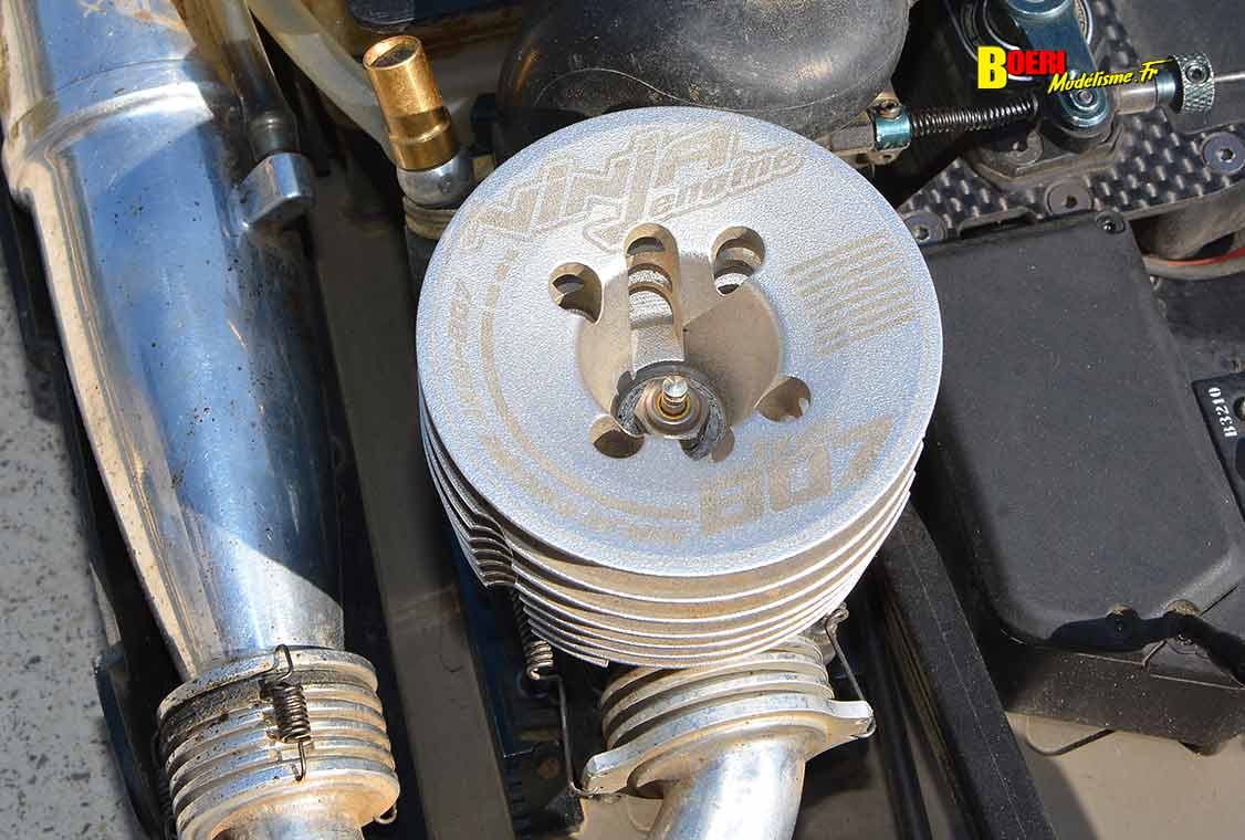 Challenge 100%RC Montpellier : vivez une course de voitures radiocommandées unique avec pilotes passionnés, vitesse extrême et ambiance électrique. Challenge 100%RC Montpellier : vivez une course de voitures radiocommandées unique avec pilotes passionnés, vitesse extrême et ambiance électrique.