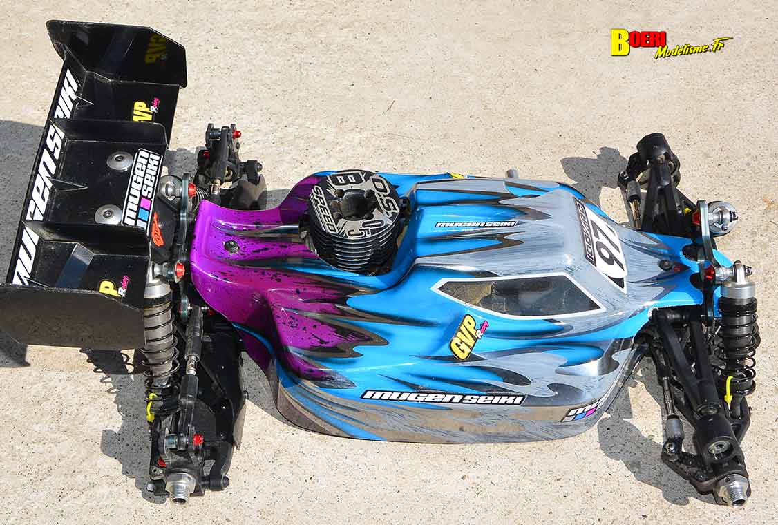 Challenge 100%RC Montpellier : vivez une course de voitures radiocommandées unique avec pilotes passionnés, vitesse extrême et ambiance électrique. Challenge 100%RC Montpellier : vivez une course de voitures radiocommandées unique avec pilotes passionnés, vitesse extrême et ambiance électrique.