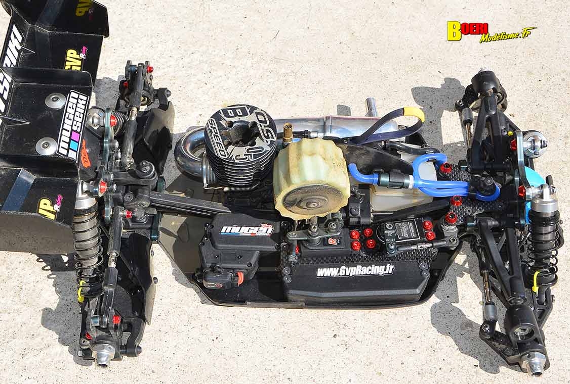 Challenge 100%RC Montpellier : vivez une course de voitures radiocommandées unique avec pilotes passionnés, vitesse extrême et ambiance électrique. Challenge 100%RC Montpellier : vivez une course de voitures radiocommandées unique avec pilotes passionnés, vitesse extrême et ambiance électrique.