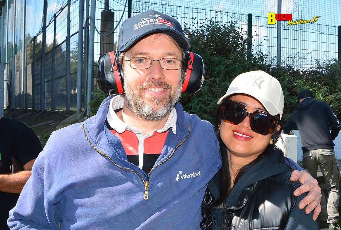 Challenge 100%RC Montpellier : vivez une course de voitures radiocommandées unique avec pilotes passionnés, vitesse extrême et ambiance électrique. Challenge 100%RC Montpellier : vivez une course de voitures radiocommandées unique avec pilotes passionnés, vitesse extrême et ambiance électrique.