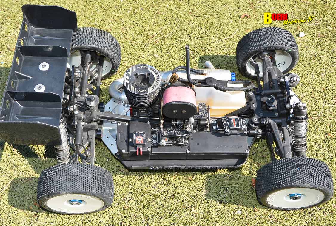 Challenge 100%RC Montpellier : vivez une course de voitures radiocommandées unique avec pilotes passionnés, vitesse extrême et ambiance électrique. Challenge 100%RC Montpellier : vivez une course de voitures radiocommandées unique avec pilotes passionnés, vitesse extrême et ambiance électrique.