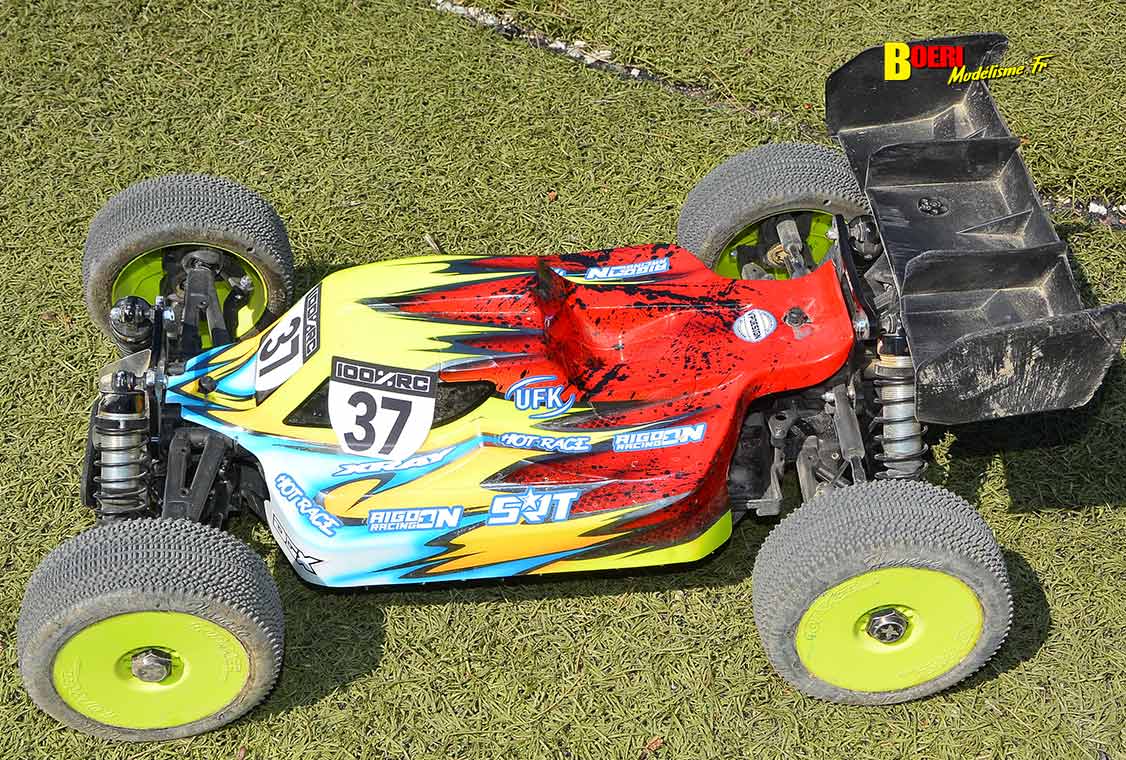 Challenge 100%RC Montpellier : vivez une course de voitures radiocommandées unique avec pilotes passionnés, vitesse extrême et ambiance électrique. Challenge 100%RC Montpellier : vivez une course de voitures radiocommandées unique avec pilotes passionnés, vitesse extrême et ambiance électrique.