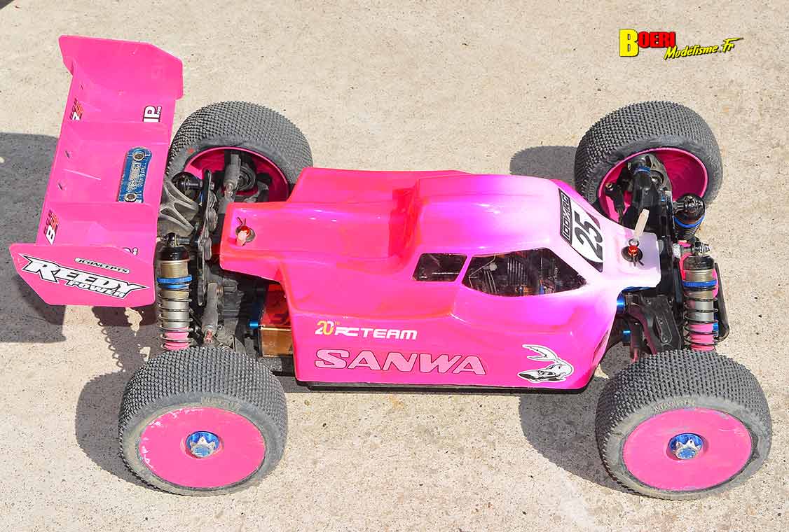 Challenge 100%RC Montpellier : vivez une course de voitures radiocommandées unique avec pilotes passionnés, vitesse extrême et ambiance électrique. Challenge 100%RC Montpellier : vivez une course de voitures radiocommandées unique avec pilotes passionnés, vitesse extrême et ambiance électrique.