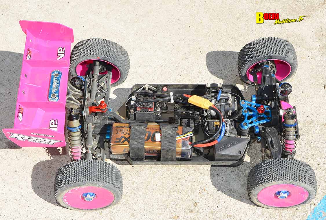 Challenge 100%RC Montpellier : vivez une course de voitures radiocommandées unique avec pilotes passionnés, vitesse extrême et ambiance électrique. Challenge 100%RC Montpellier : vivez une course de voitures radiocommandées unique avec pilotes passionnés, vitesse extrême et ambiance électrique.