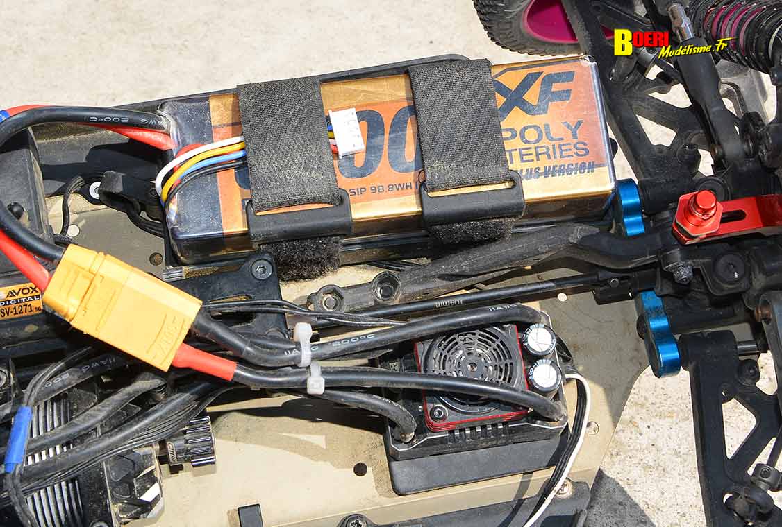 Challenge 100%RC Montpellier : vivez une course de voitures radiocommandées unique avec pilotes passionnés, vitesse extrême et ambiance électrique.