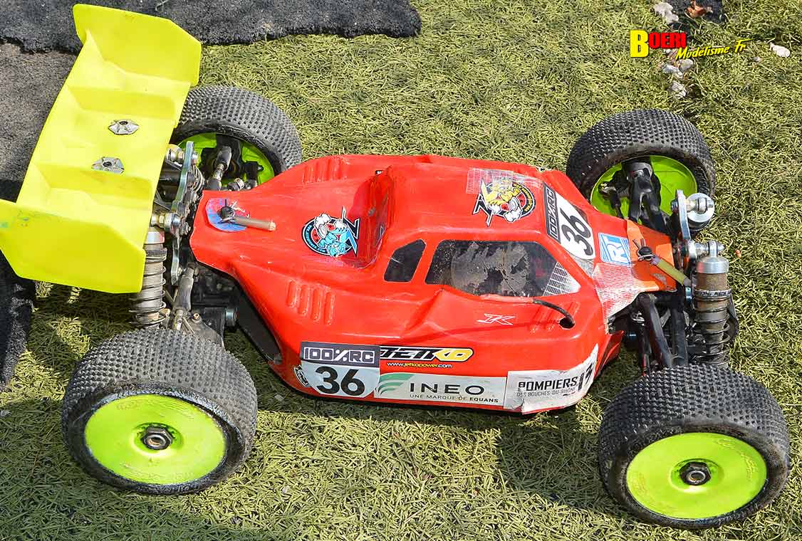 Challenge 100%RC Montpellier : vivez une course de voitures radiocommandées unique avec pilotes passionnés, vitesse extrême et ambiance électrique. Challenge 100%RC Montpellier : vivez une course de voitures radiocommandées unique avec pilotes passionnés, vitesse extrême et ambiance électrique.