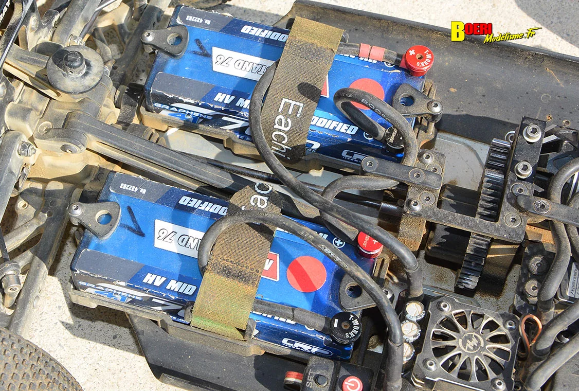 Challenge 100%RC Montpellier : vivez une course de voitures radiocommandées unique avec pilotes passionnés, vitesse extrême et ambiance électrique. Challenge 100%RC Montpellier : vivez une course de voitures radiocommandées unique avec pilotes passionnés, vitesse extrême et ambiance électrique.