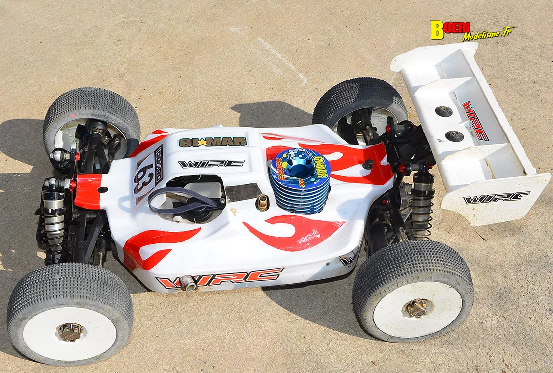 Challenge 100%RC Montpellier : vivez une course de voitures radiocommandées unique avec pilotes passionnés, vitesse extrême et ambiance électrique. Challenge 100%RC Montpellier : vivez une course de voitures radiocommandées unique avec pilotes passionnés, vitesse extrême et ambiance électrique.