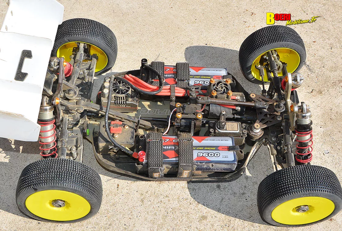 Challenge 100%RC Montpellier : vivez une course de voitures radiocommandées unique avec pilotes passionnés, vitesse extrême et ambiance électrique. Challenge 100%RC Montpellier : vivez une course de voitures radiocommandées unique avec pilotes passionnés, vitesse extrême et ambiance électrique.