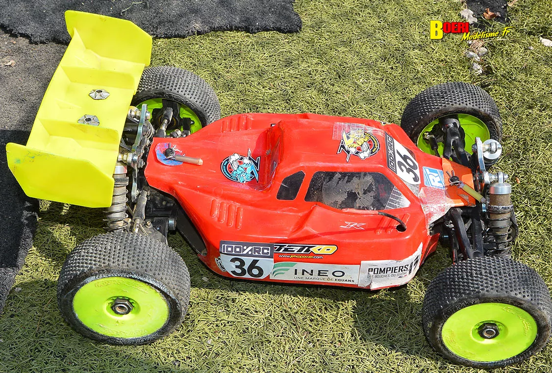 Challenge 100%RC Montpellier : vivez une course de voitures radiocommandées unique avec pilotes passionnés, vitesse extrême et ambiance électrique. Challenge 100%RC Montpellier : vivez une course de voitures radiocommandées unique avec pilotes passionnés, vitesse extrême et ambiance électrique.