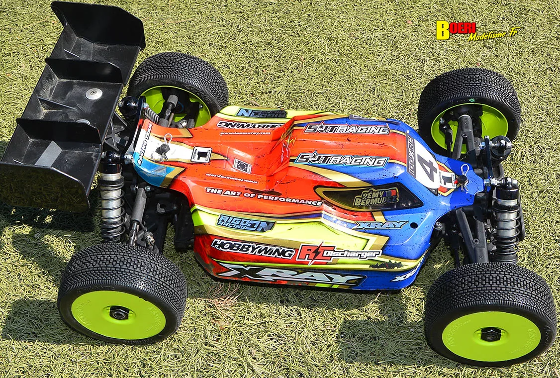 Challenge 100%RC Montpellier : vivez une course de voitures radiocommandées unique avec pilotes passionnés, vitesse extrême et ambiance électrique. Challenge 100%RC Montpellier : vivez une course de voitures radiocommandées unique avec pilotes passionnés, vitesse extrême et ambiance électrique.