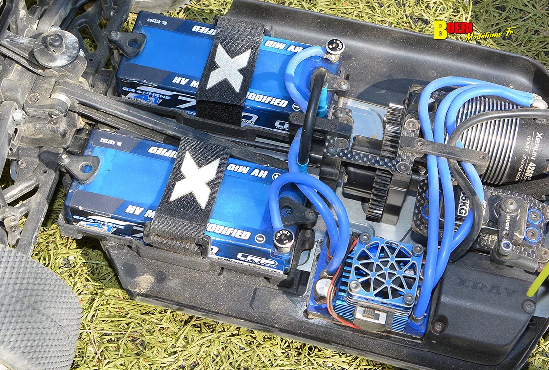 Challenge 100%RC Montpellier : vivez une course de voitures radiocommandées unique avec pilotes passionnés, vitesse extrême et ambiance électrique.