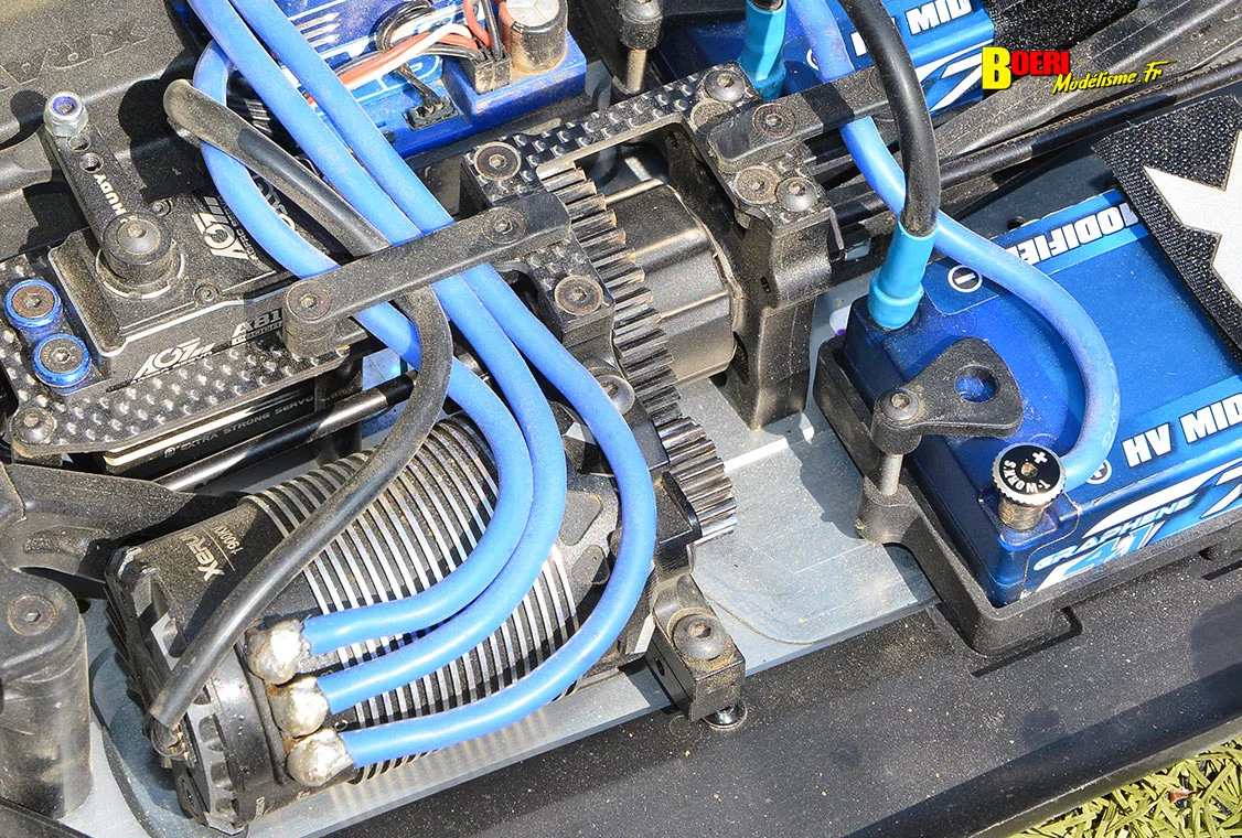 Challenge 100%RC Montpellier : vivez une course de voitures radiocommandées unique avec pilotes passionnés, vitesse extrême et ambiance électrique. Challenge 100%RC Montpellier : vivez une course de voitures radiocommandées unique avec pilotes passionnés, vitesse extrême et ambiance électrique.