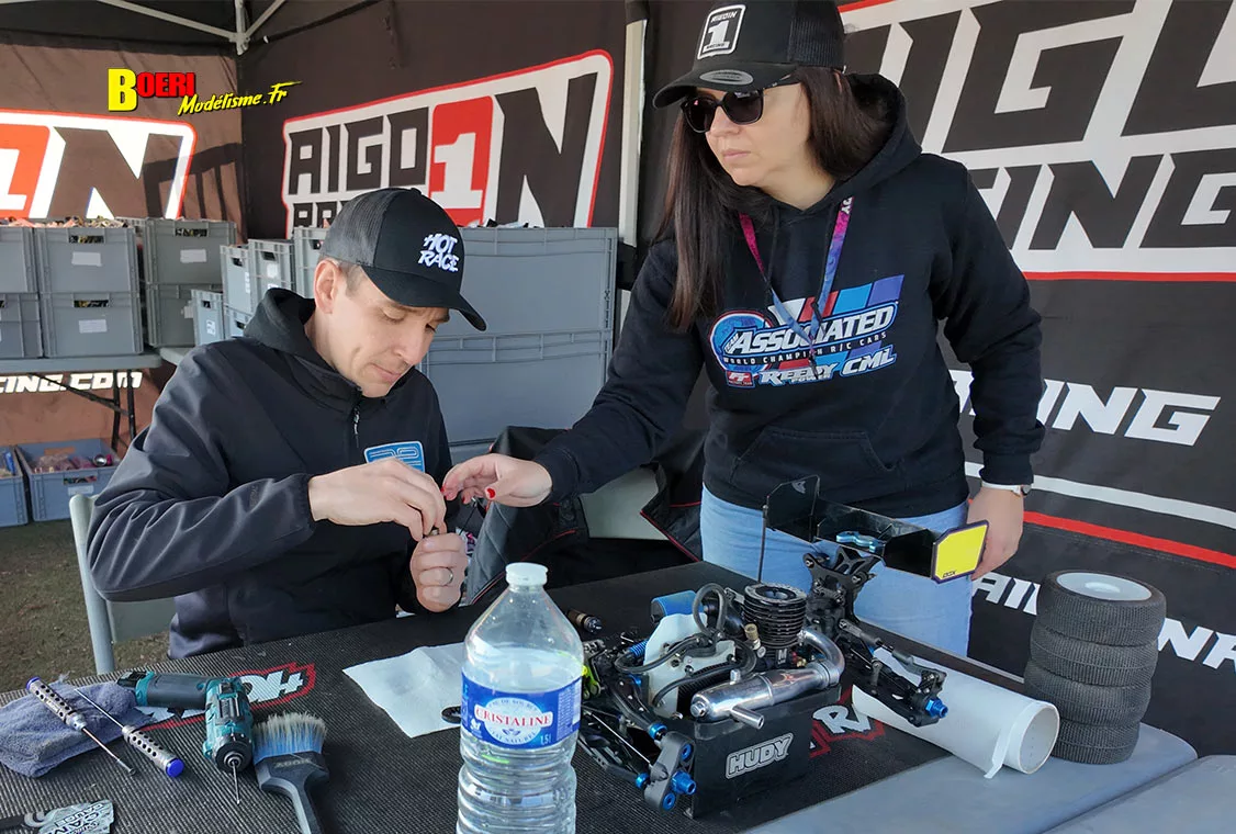 Challenge 100%RC Montpellier : vivez une course de voitures radiocommandées unique avec pilotes passionnés, vitesse extrême et ambiance électrique. Challenge 100%RC Montpellier : vivez une course de voitures radiocommandées unique avec pilotes passionnés, vitesse extrême et ambiance électrique.