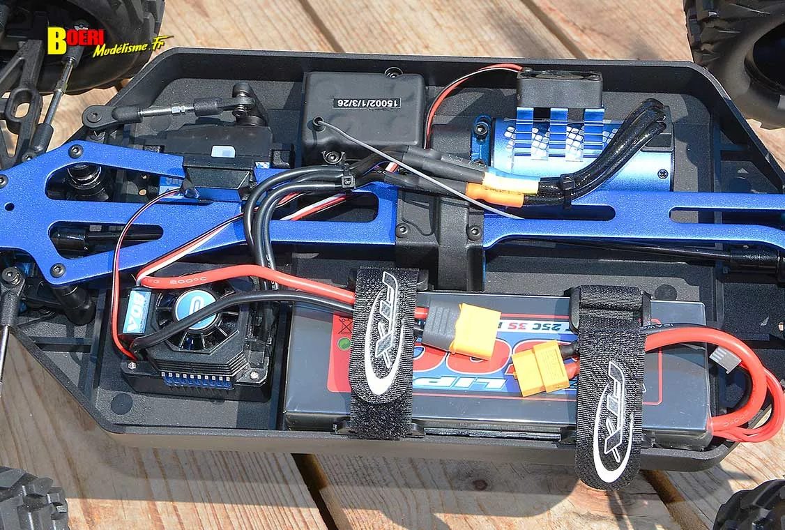 Découvrez notre test rigoureux du FTX Khaos Truggy RC 1/10 XL. Vitesse brushless, robustesse 4WD, comportement sur piste... Vaut-il son prix ? Verdict ! voiture RC FTX Khaos Truggy 4wd 1/10 XL brushless