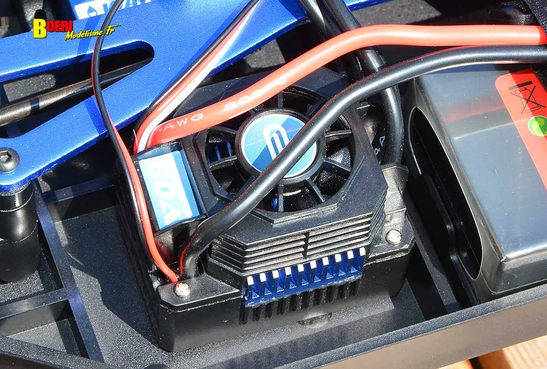 Découvrez notre test rigoureux du FTX Khaos Truggy RC 1/10 XL. Vitesse brushless, robustesse 4WD, comportement sur piste... Vaut-il son prix ? Verdict ! voiture RC FTX Khaos Truggy 4wd 1/10 XL brushless