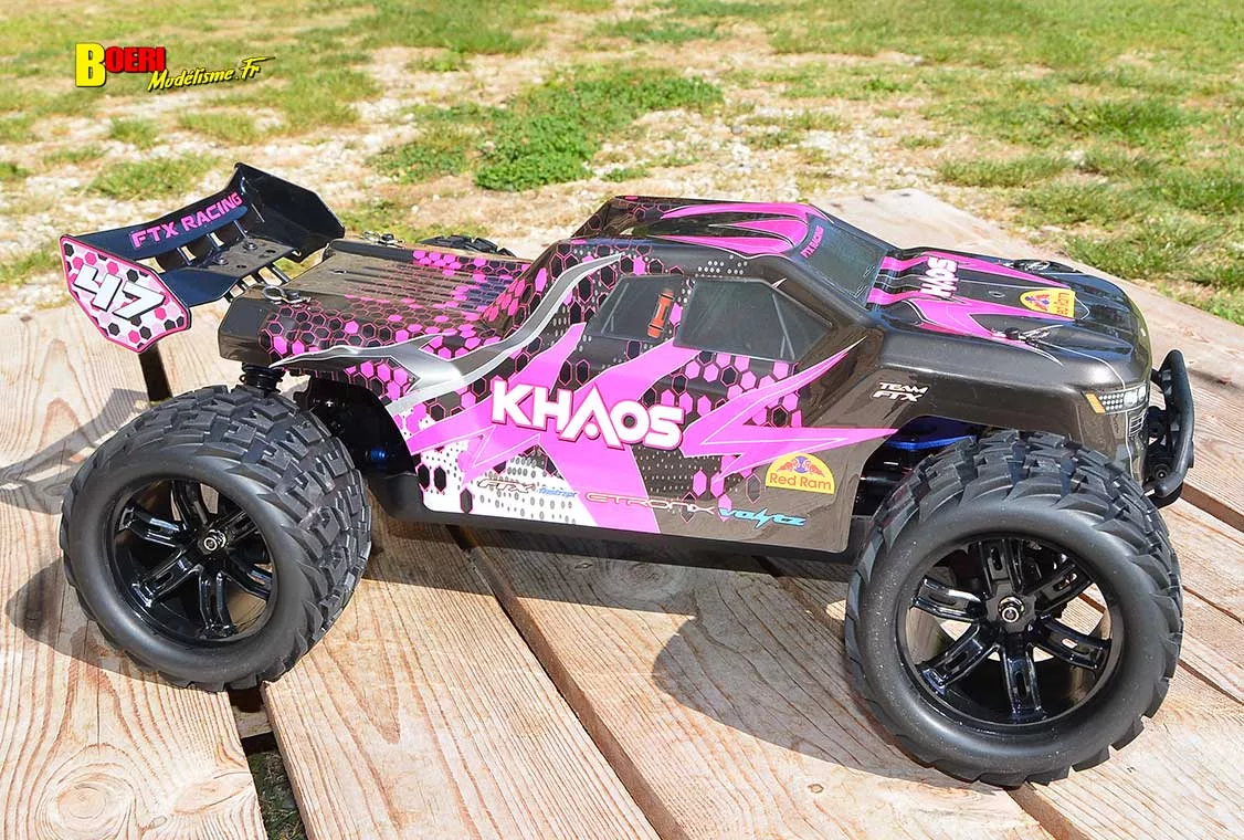 Découvrez notre test rigoureux du FTX Khaos Truggy RC 1/10 XL. Vitesse brushless, robustesse 4WD, comportement sur piste... Vaut-il son prix ? Verdict ! voiture RC FTX Khaos Truggy 4wd 1/10 XL brushless