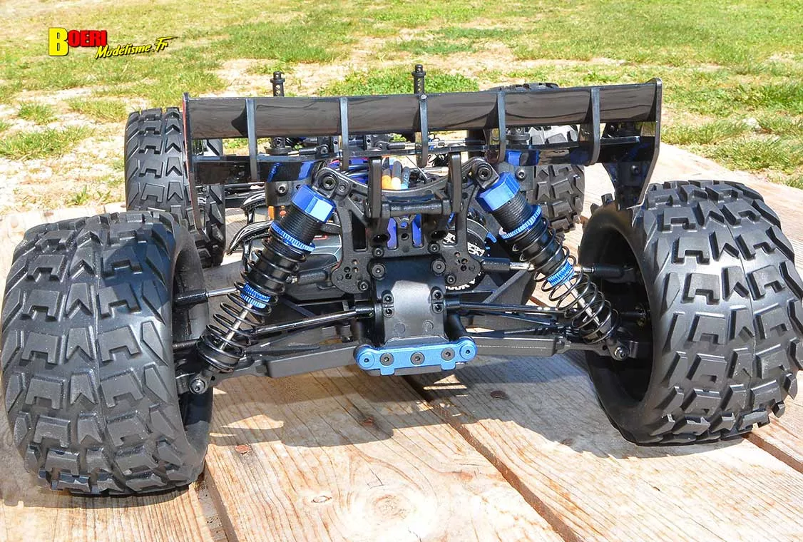 Découvrez notre test rigoureux du FTX Khaos Truggy RC 1/10 XL. Vitesse brushless, robustesse 4WD, comportement sur piste... Vaut-il son prix ? Verdict ! voiture RC FTX Khaos Truggy 4wd 1/10 XL brushless