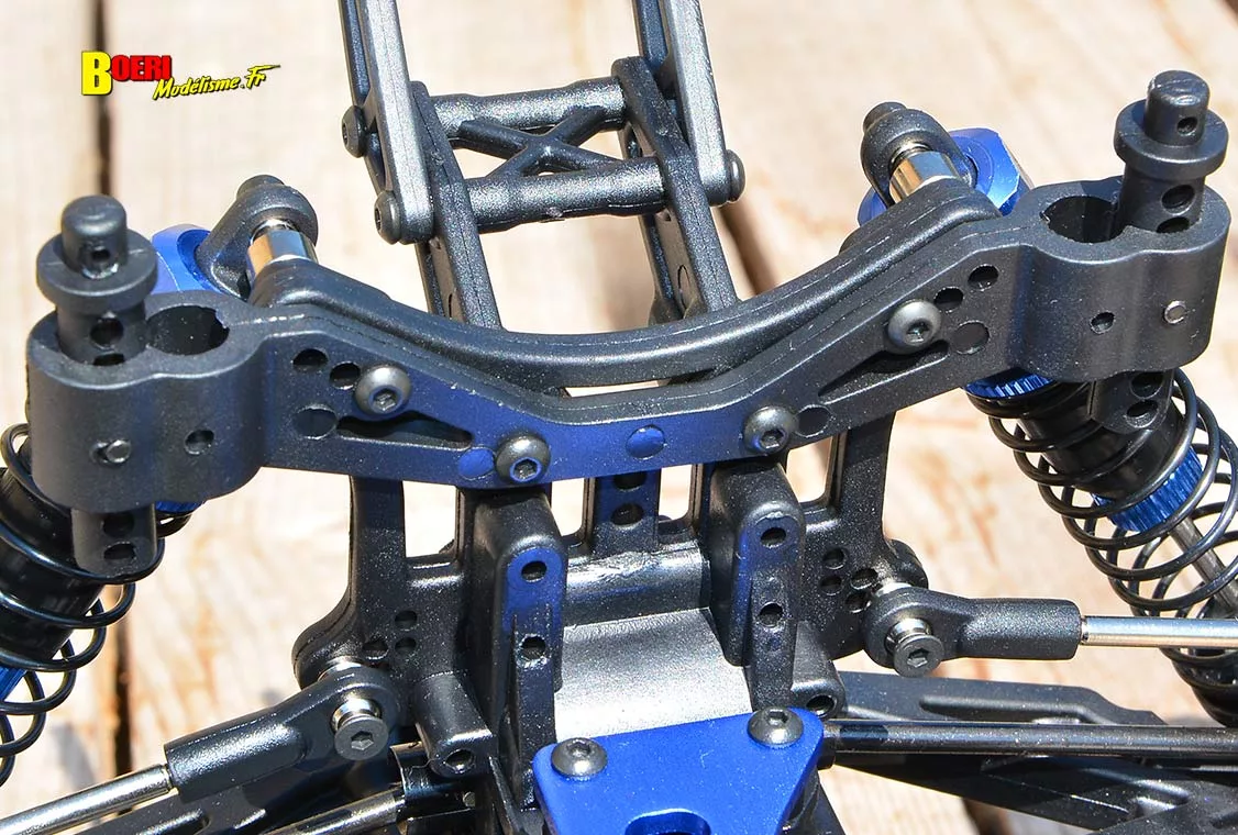 Découvrez notre test rigoureux du FTX Khaos Truggy RC 1/10 XL. Vitesse brushless, robustesse 4WD, comportement sur piste... Vaut-il son prix ? Verdict ! voiture RC FTX Khaos Truggy 4wd 1/10 XL brushless