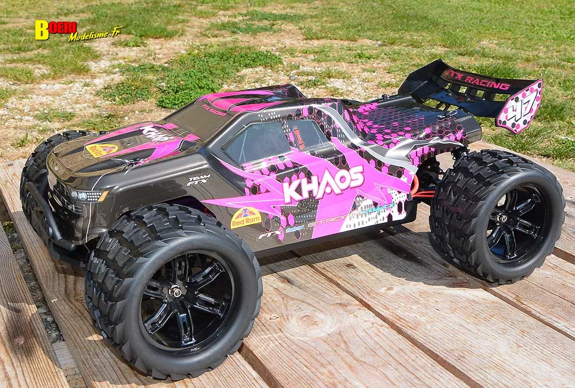 Découvrez notre test rigoureux du FTX Khaos Truggy RC 1/10 XL. Vitesse brushless, robustesse 4WD, comportement sur piste... Vaut-il son prix ? Verdict ! voiture RC FTX Khaos Truggy 4wd 1/10 XL brushless