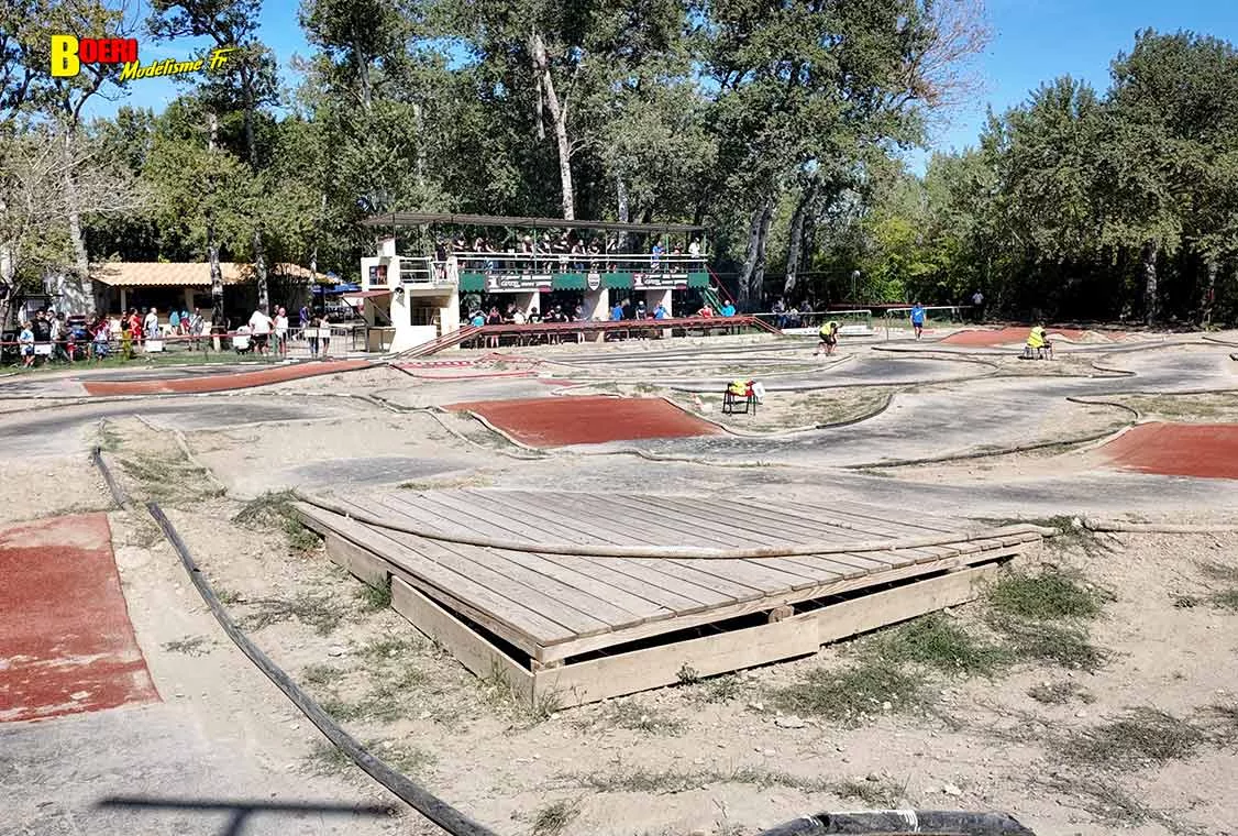 Découvrez le Challenge 100% RC 2026 à Pertuis ! Programme, catégories de voitures et circuit MBCP. Découvrez le Challenge 100% RC 2026 à Pertuis